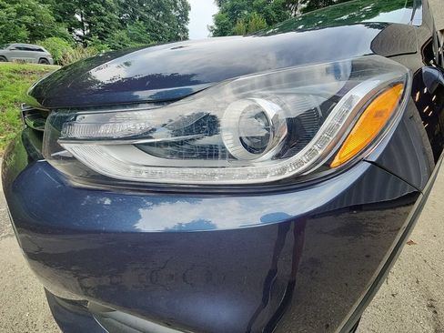 Used 2019 Chevrolet Trax LT w/ LT Convenience Package AWD/4WD image 30