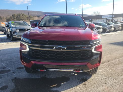 Used 2021 Chevrolet Tahoe Z71 w/ Z71 Off-Road Package image 2