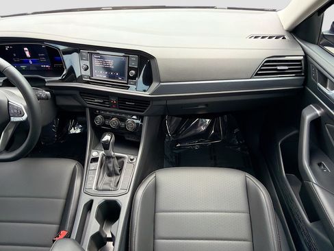 Used 2022 Volkswagen Jetta SE FWD image 16
