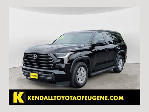 Used 2025 Toyota Sequoia SR5 AWD/4WD image 1