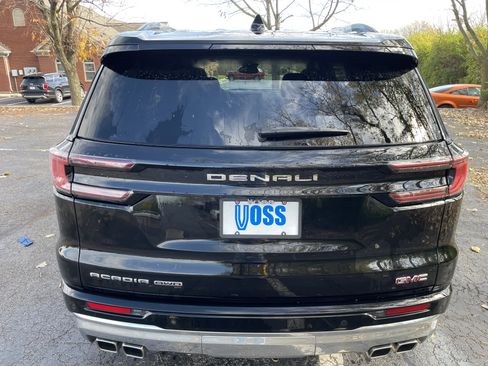 Used 2024 GMC Acadia Denali image 4