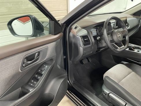 Used 2022 Nissan Rogue S AWD/4WD image 11