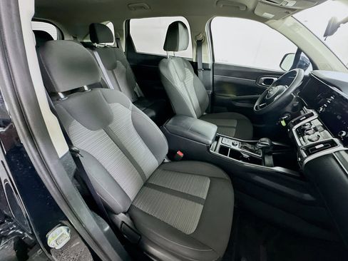Used 2023 Kia Sorento LX image 29