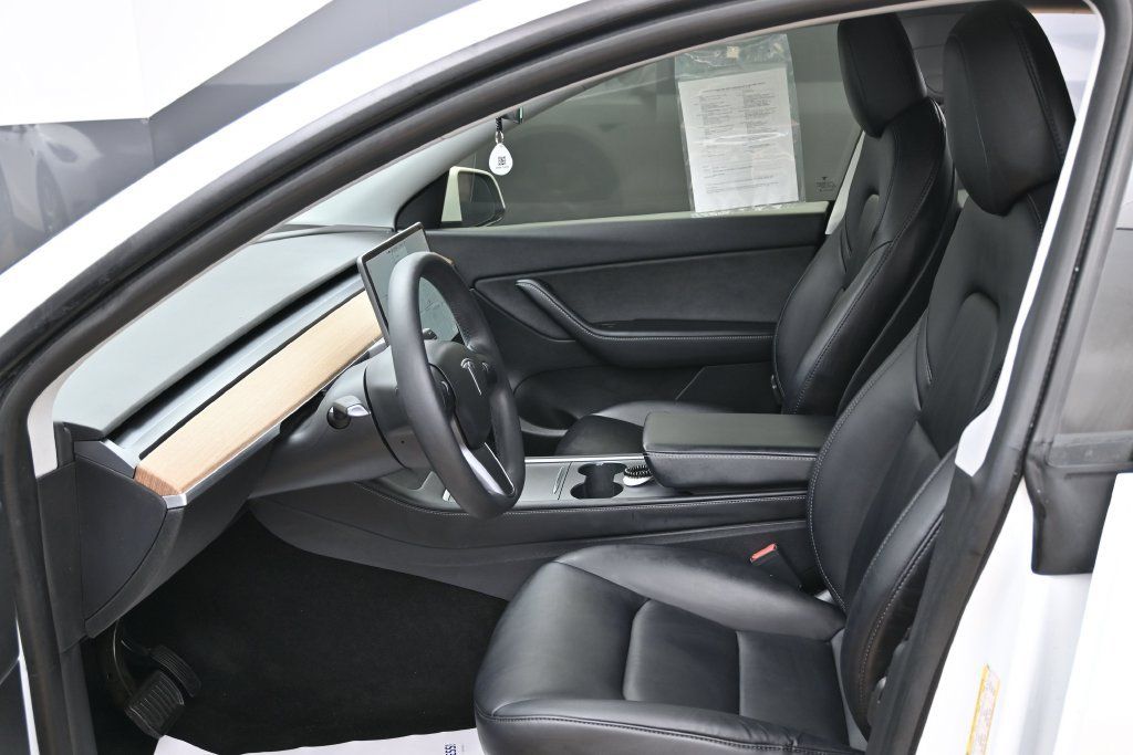 Used 2021 Tesla Model Y Long Range AWD/4WD image 17