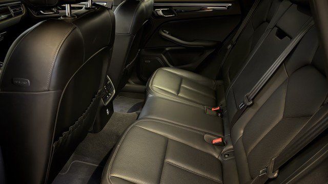 Used 2023 Porsche Macan S AWD/4WD image 5