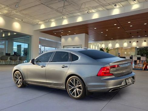 Used 2017 Volvo S90 T6 Momentum w/ Vision Package AWD/4WD image 3