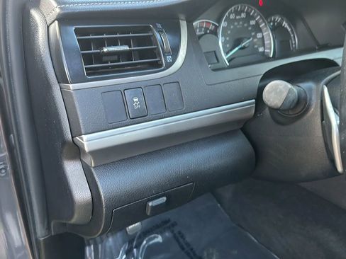 Used 2012 Toyota Camry SE image 29