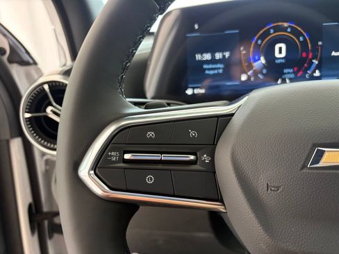 New 2027 Chevrolet Equinox LT w/ Convenience Package II FWD image 4