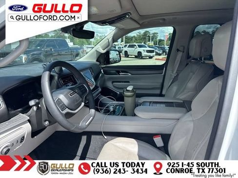 Used 2023 Jeep Wagoneer Series II w/ Convenience Group I AWD/4WD image 6