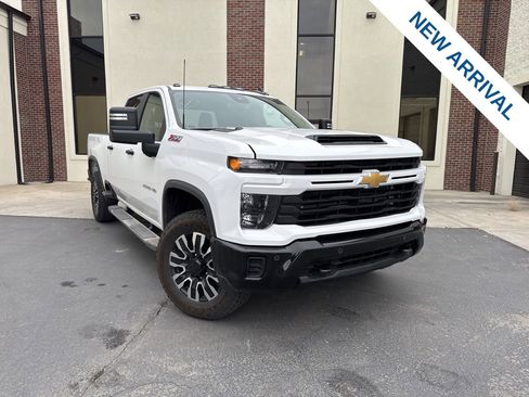 Used 2025 Chevrolet Silverado 2500 Custom w/ Custom Value Package image 1