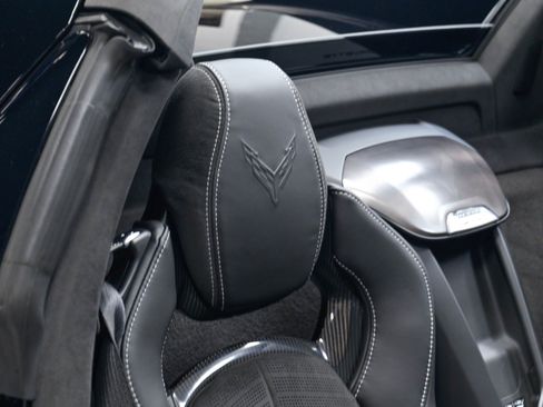 Used 2025 Chevrolet Corvette Z06 RWD image 37