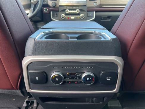 Used 2023 Ford Expedition Limited AWD/4WD image 21