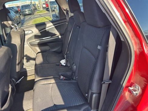 Used 2018 Dodge Journey SE FWD image 9