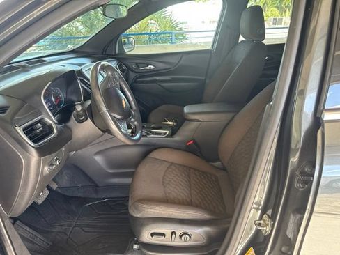 Used 2019 Chevrolet Equinox LT FWD image 2