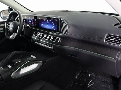 Certified 2026 Mercedes-Benz GLS 450 4MATIC image 9