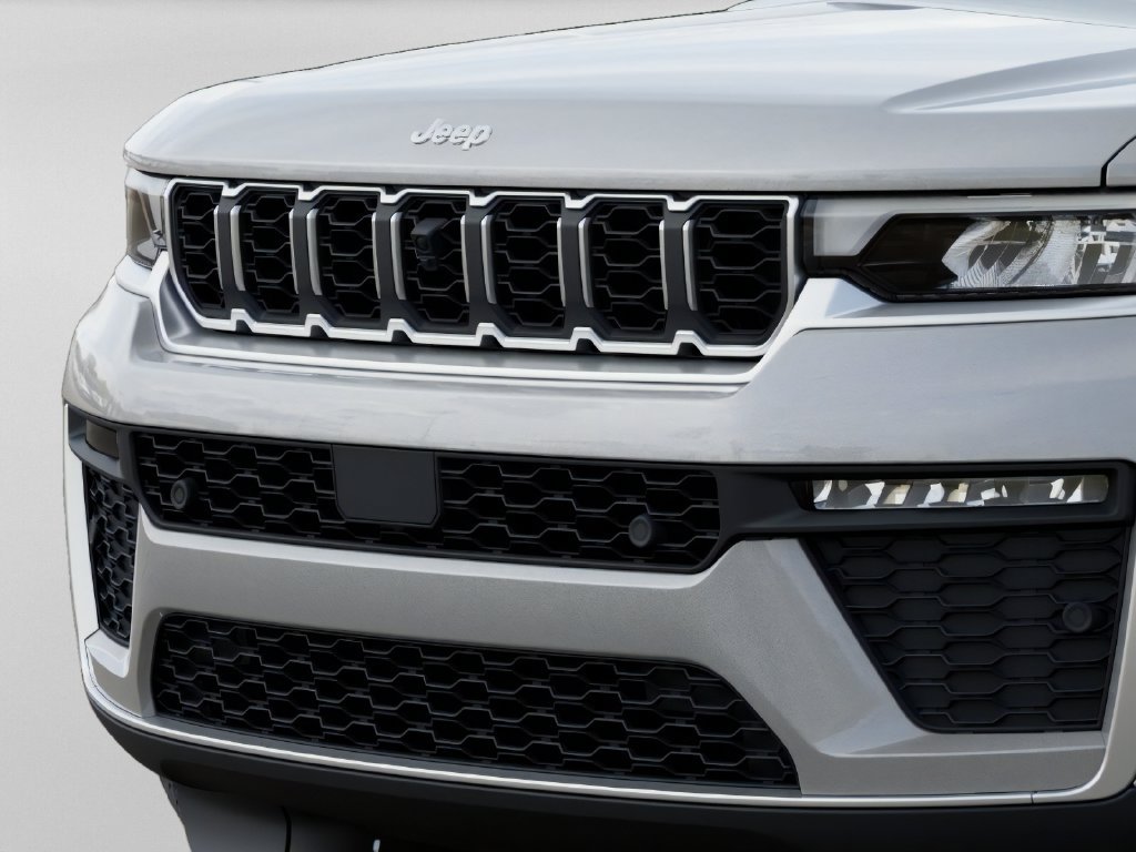 New 2026 Jeep Grand Cherokee Limited w/ Luxury Tech Group II AWD/4WD image 13