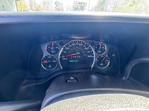 Used 2014 Chevrolet Express 3500 RWD image 11