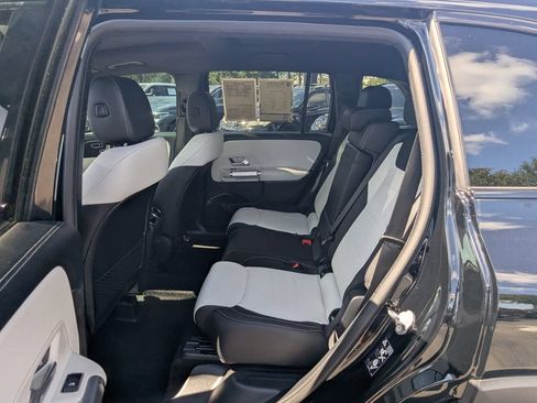 Certified 2023 Mercedes-Benz GLB 250 image 34