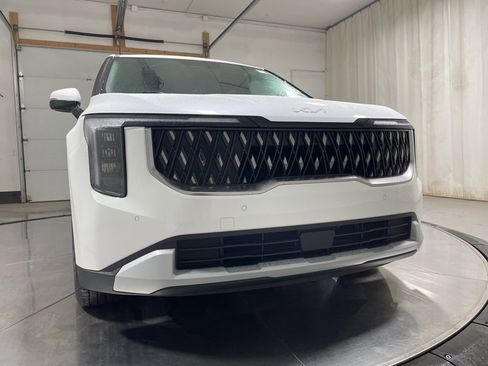 New 2026 Kia Carnival EX image 2