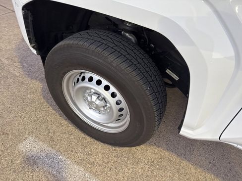 Used 2025 Toyota Tacoma SR image 9