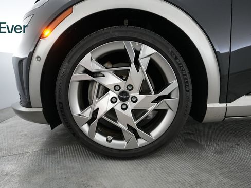 Used 2023 Genesis GV60 Performance image 19