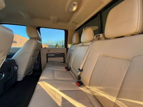 Used 2012 Ford F250 Lariat w/ Lariat Interior Pkg AWD/4WD image 12
