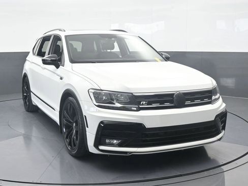 Used 2020 Volkswagen Tiguan SE R-Line image 9