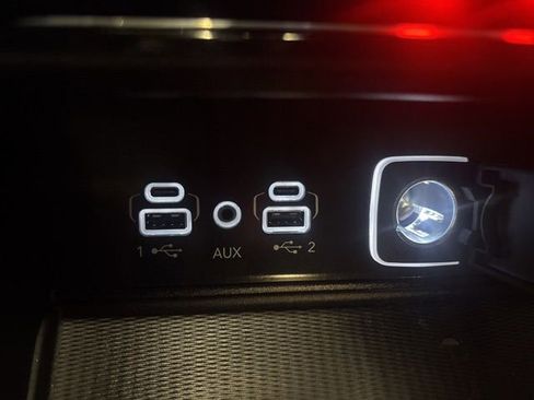 Used 2025 Jeep Grand Cherokee Laredo X w/ Luxury Tech Group I image 21