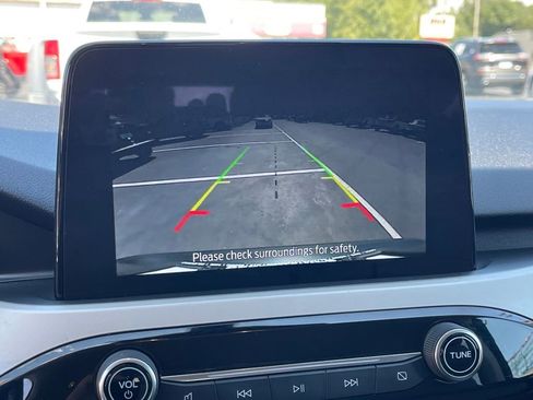 Used 2022 Ford Escape SE image 24