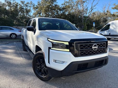 Used 2023 Nissan Frontier SV w/ Midnight Edition Package RWD image 4