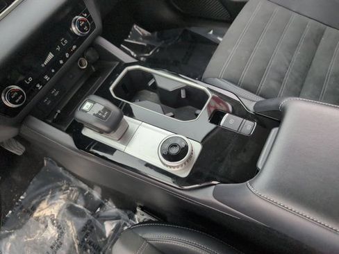 Used 2025 Mitsubishi Outlander SE FWD image 24