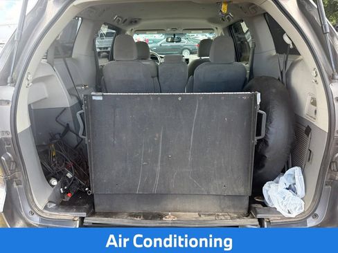 Used 2011 Toyota Sienna LE FWD image 12