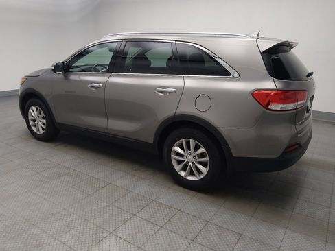 Used 2018 Kia Sorento LX image 3
