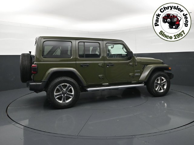 Used 2022 Jeep Wrangler Unlimited Sahara w/ LED Lighting Group AWD/4WD image 6
