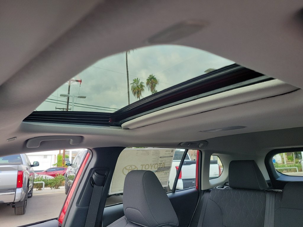 New 2026 Toyota Corolla Cross LE w/ Moonroof Package FWD image 32