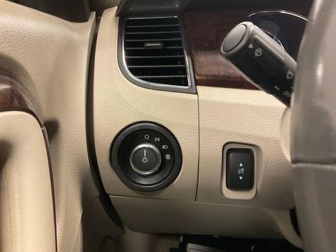 Used 2012 Ford Taurus Limited image 11