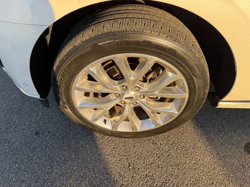 Used 2018 Ford Expedition Platinum RWD image 37