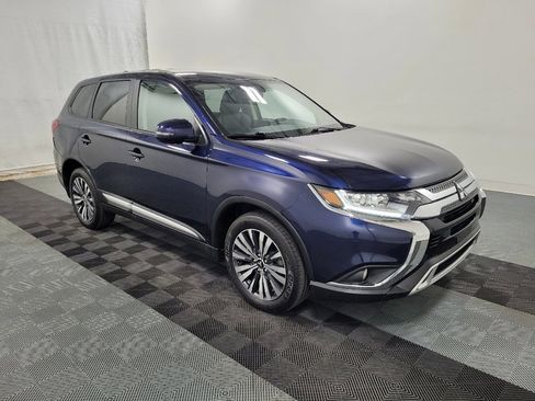 Used 2020 Mitsubishi Outlander SE image 11