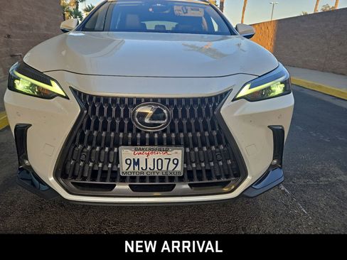 Used 2025 Lexus NX 250 FWD image 2