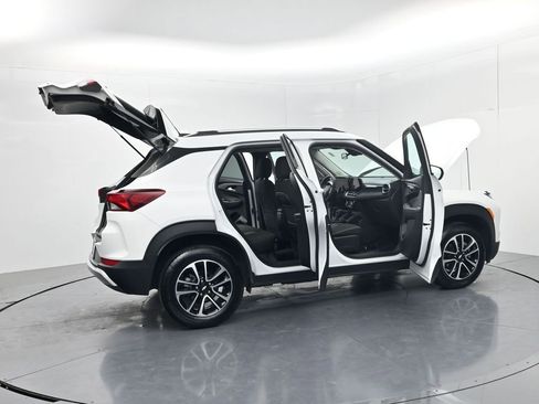 Used 2025 Chevrolet TrailBlazer LT AWD/4WD image 65