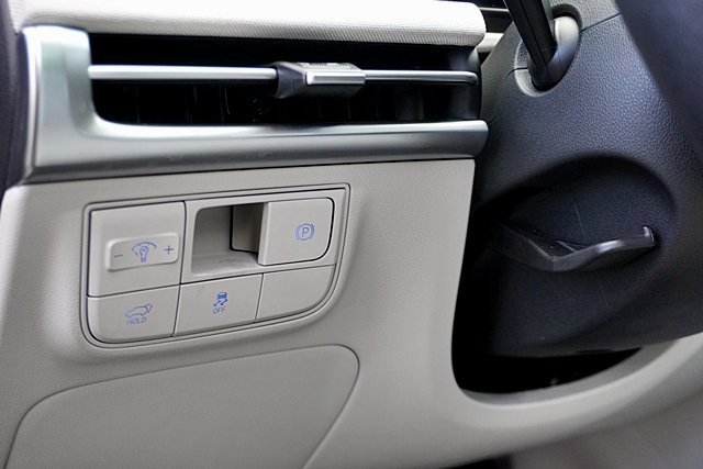 Certified 2026 Hyundai Tucson Limited FWD image 36