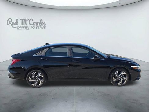 Used 2025 Hyundai Elantra Limited FWD image 6