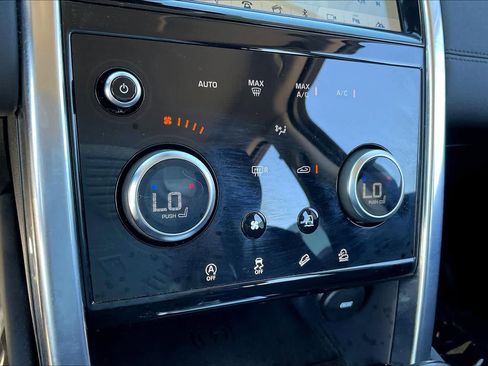 Used 2020 Land Rover Discovery Sport S image 31
