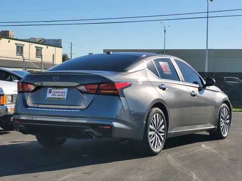 Certified 2023 Nissan Altima 2.5 SV w/ SV Premium Package image 4