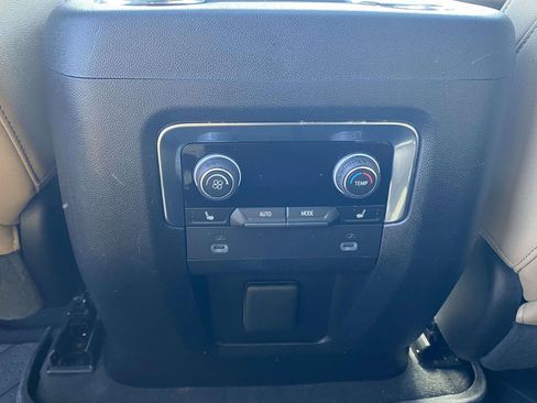 Used 2023 Chevrolet Tahoe Premier RWD image 11