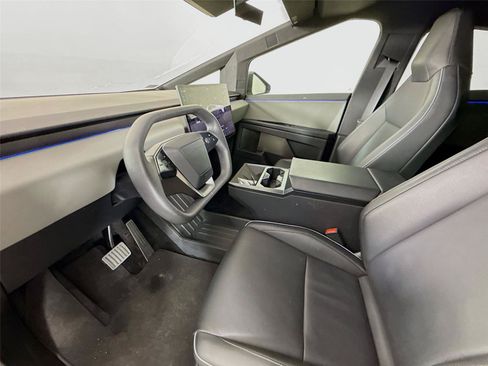 Used 2025 Tesla Cybertruck AWD Crew Cab image 2