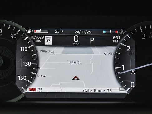 Used 2023 Land Rover Discovery Sport SE image 37