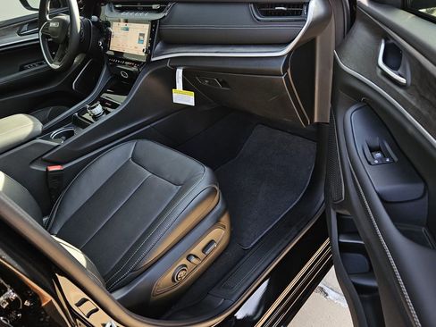 New 2026 Jeep Grand Cherokee Limited AWD/4WD image 7