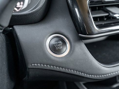 Used 2024 Toyota Highlander LE image 27