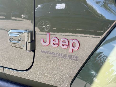 Used 2021 Jeep Wrangler Unlimited Rubicon AWD/4WD image 11